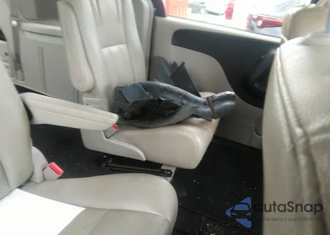 2013 Chrysler Town & Country Touring z USA, uszkodzony, nr VIN 2C4RC1BG5DR659623